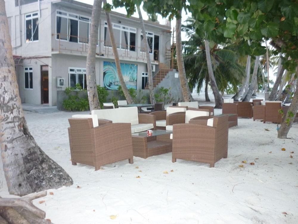 Batuta Maldives Surf View 2* Thulusdhoo