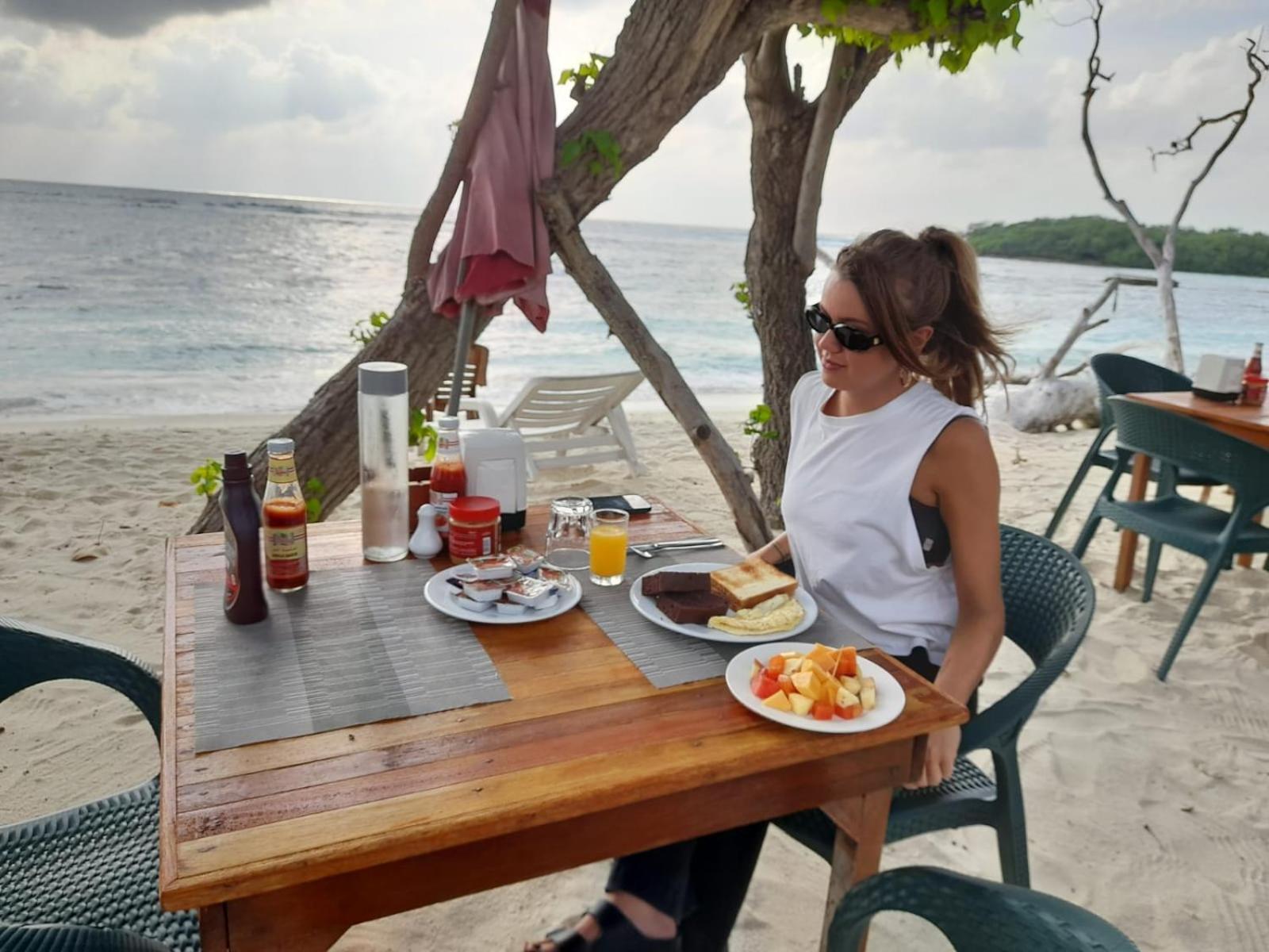 Batuta Maldives Surf View Affittacamere Thulusdhoo