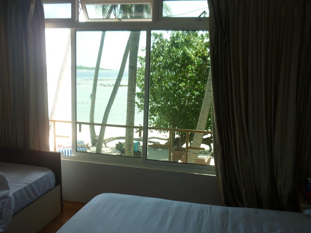 Batuta Maldives Surf View 2* Thulusdhoo