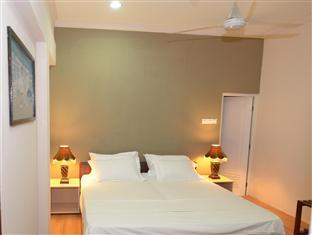 Batuta Maldives Surf View 2* Thulusdhoo